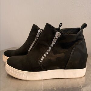Steve Madden Camo Wedgie Sneaker